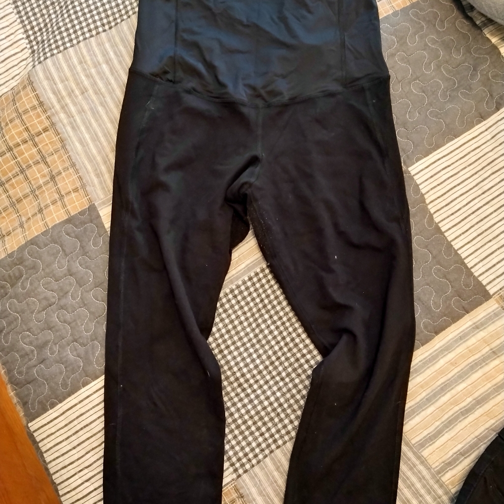Isabel Maternity capri-length leggings size small